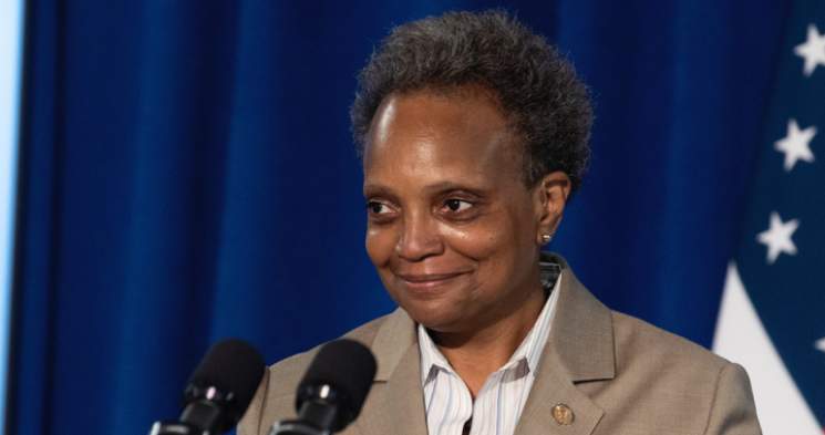 Chicago Mayor Defends Banning Protesters Near Her House,
Cites Right to Safety 1