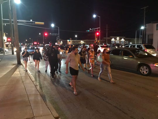 Officer-involved shooting in Wisconsin captured on video
sparks social media backlash, protests 1