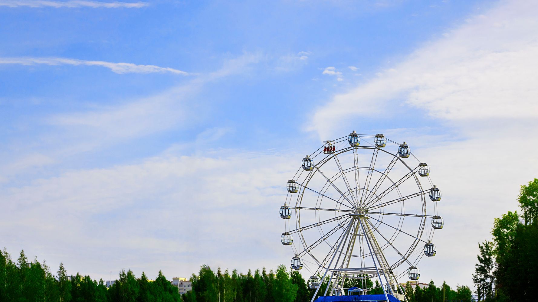 Couple Charged With Assault After Allegedly Punching Theme
Park Worker In Mask Dispute 1