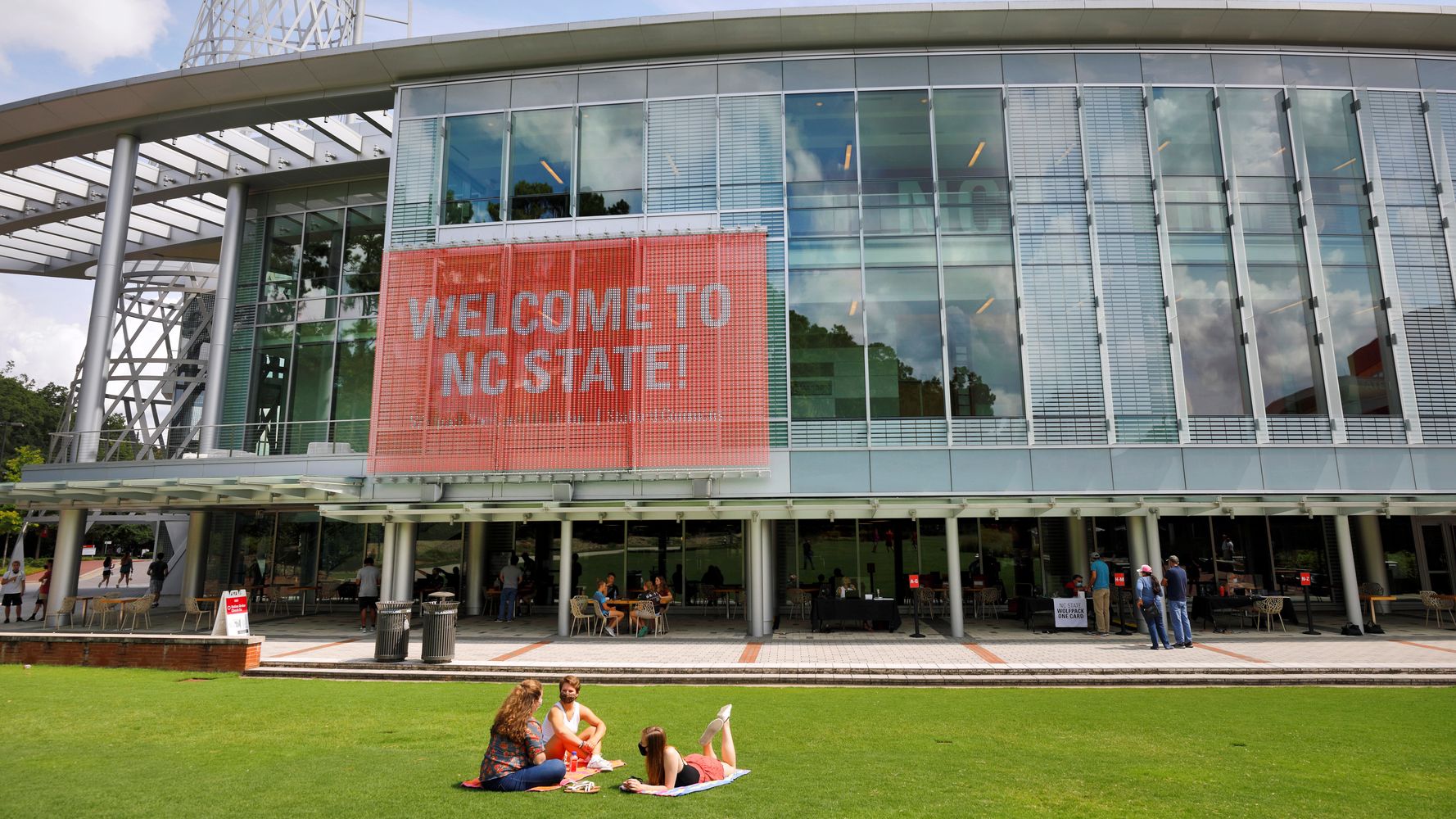 NC State University’s ‘Unrelenting’ Spread Of COVID-19
Forces Students To Leave Dorms 1