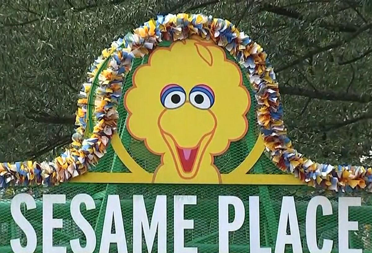 Couple charged in assault of Sesame Place worker who told
them to wear masks at theme park 1
