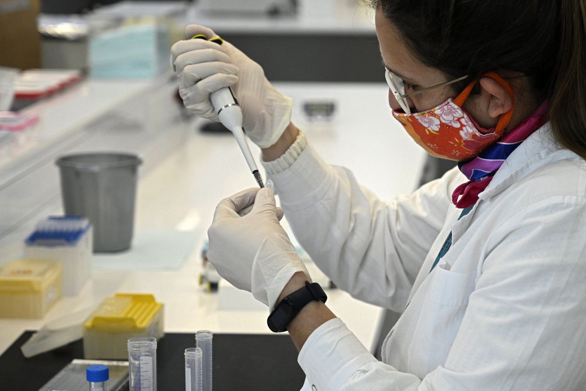 Coronavirus vaccine will be ‘most complicated’ vaccination
program ever, health expert says 1