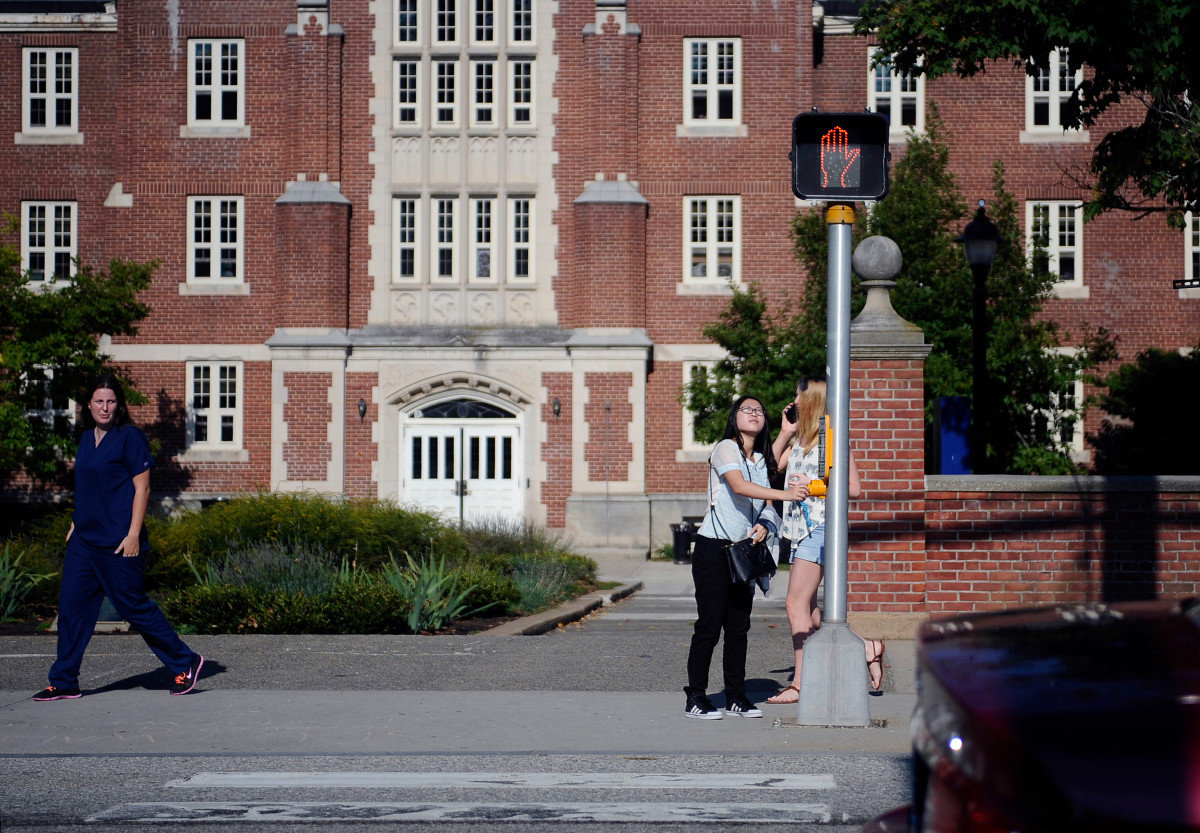 UConn students evicted from dorm after packed campus party
amid COVID-19 1