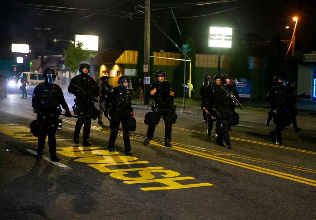 Portland mayor blasts protesters: ‘You are attempting to
commit murder’ 1