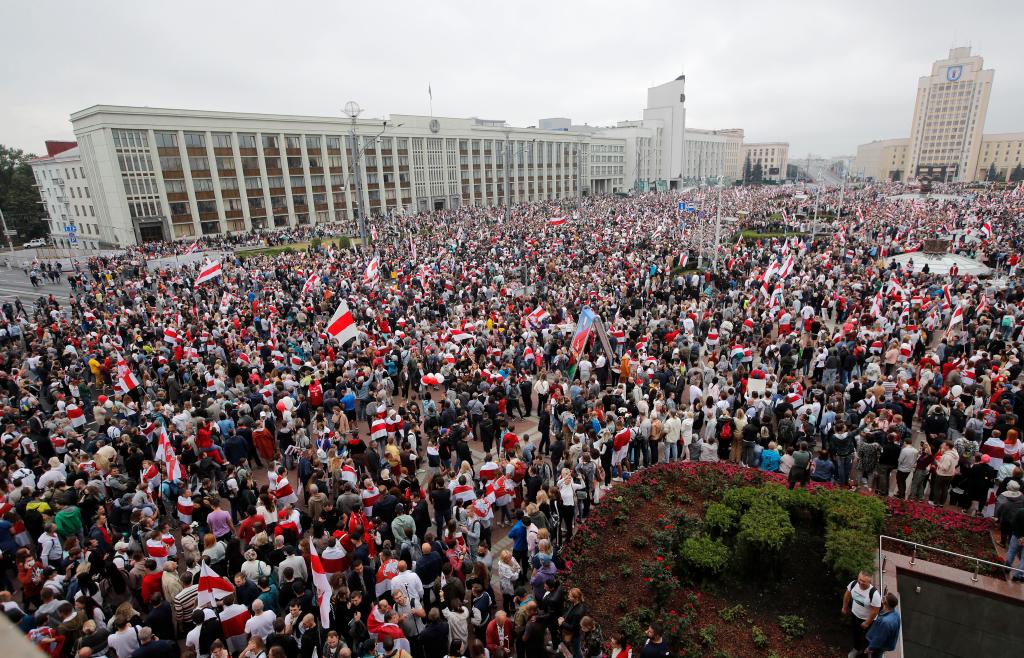 Vast protest in Minsk keeps up pressure on Belarus
president 1