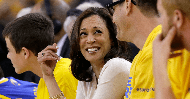 Kamala Harris Praises Protesting NBA Players: 'Monumental
Courage' 1