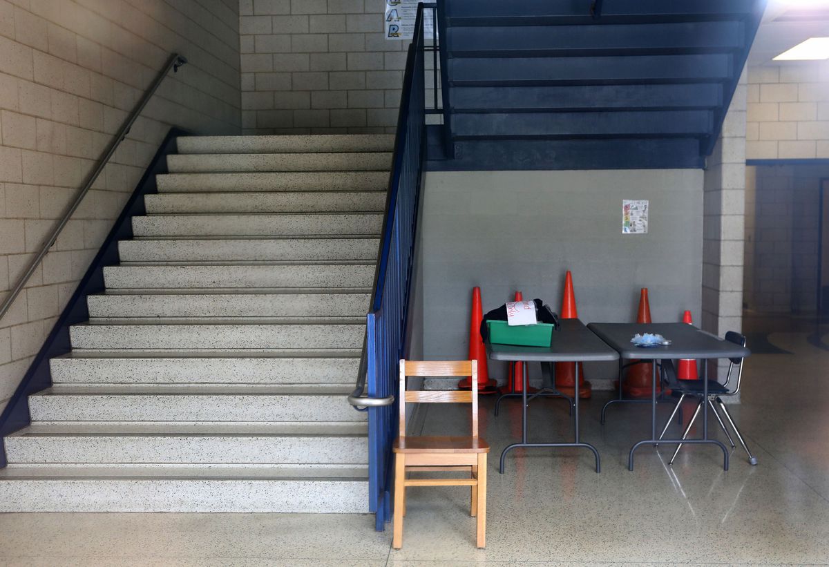 Have questions about Chicago Public Schools’ fall plan?
Here’s what you need to know, as CPS gives parents a week to opt
out of in-person classes. 1