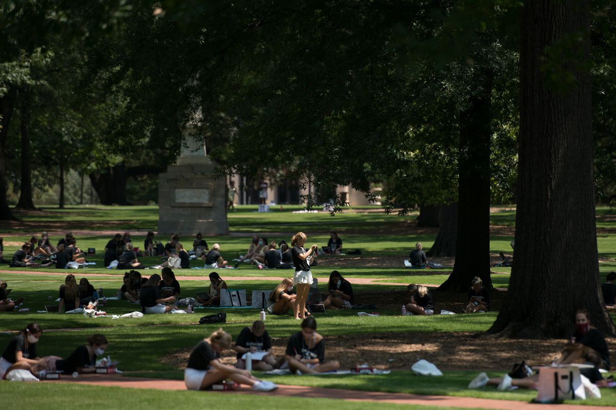 Enormous pool party broken up at University of South
Carolina despite coronavirus protocols — ‘It was almost like Mardi
Gras’ 1