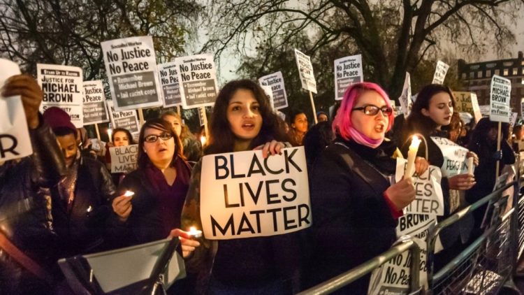 Black Lives Matter stages protest in Chicago, claiming
looting and rioting shouldn't be a crime 1