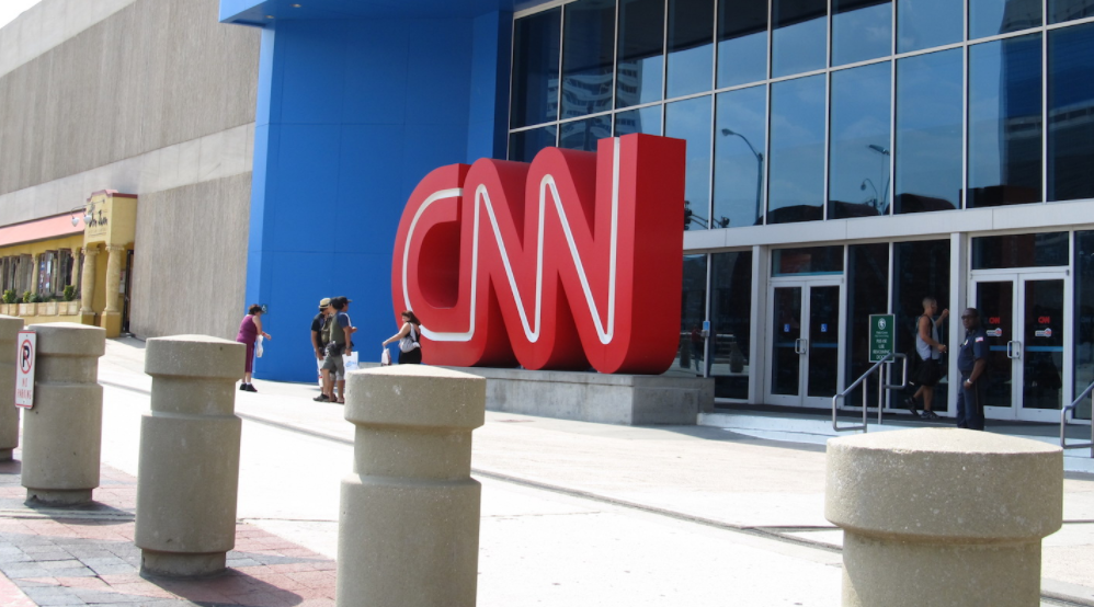 CNN becomes laughing stock of fake news for claiming
protests "mostly peaceful" while city burns in the
background 1