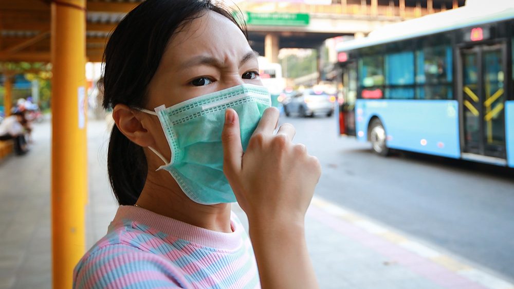 Sacramento using chlorine dioxide to kill coronavirus on
surfaces, but FDA and FTC say it can't be used for personal
protection 1