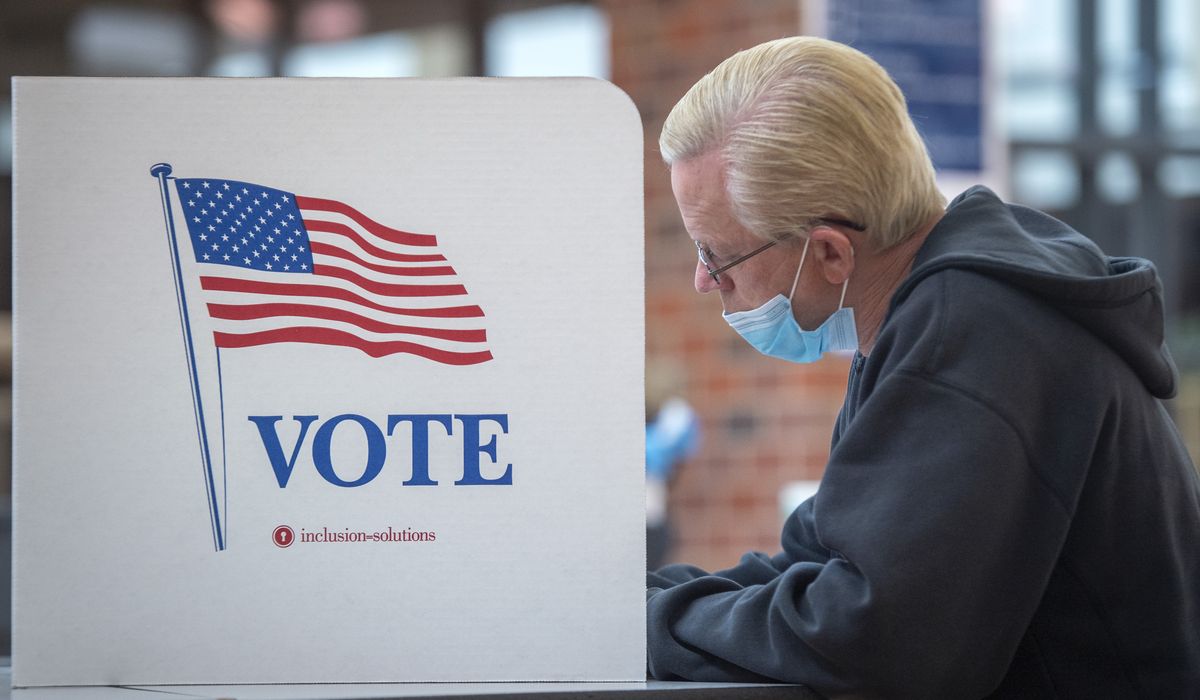 Coronavirus fallout gives edge to Democrats in close
races 1