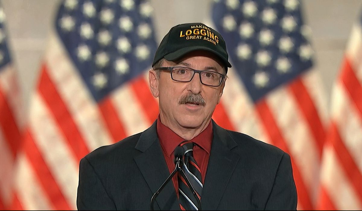 Scott Dane, Minnesota logger, thanks Trump for strengthening
middle class 1