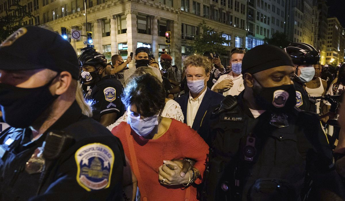 Donald Trump calls D.C. a 'real mess' after GOP chair rips
city's handling of RNC protests 1