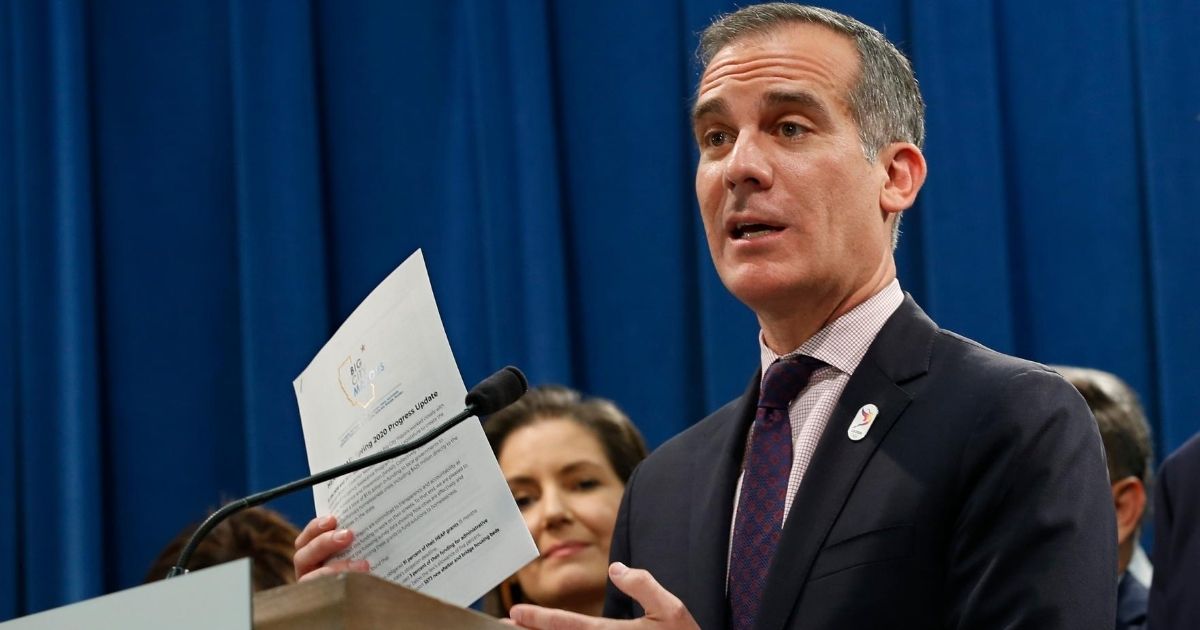 LA Mayor Openly Admits to Becoming a Tyrant After House Gets
Utilities Cut for Having Parties 1