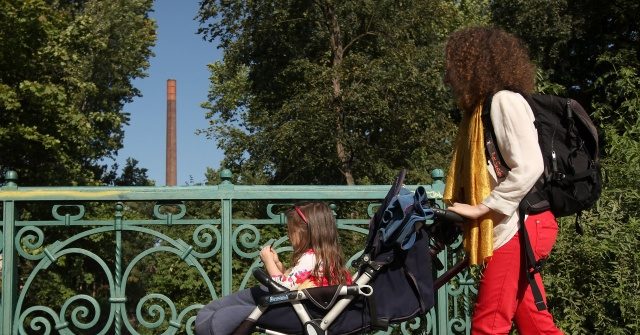 State Department Reopens Pipeline of Foreign Au Pairs to
U.S. Despite Trump Order 1