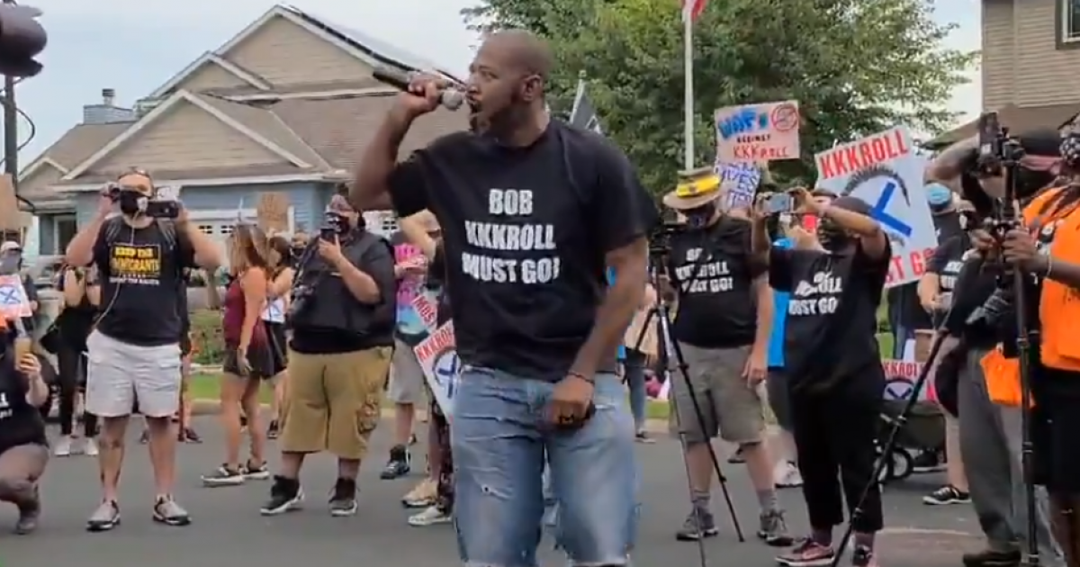 Democrat Candidate Calls for Mob to “Burn Down” Minneapolis
Suburb in Residential Street Protest 1