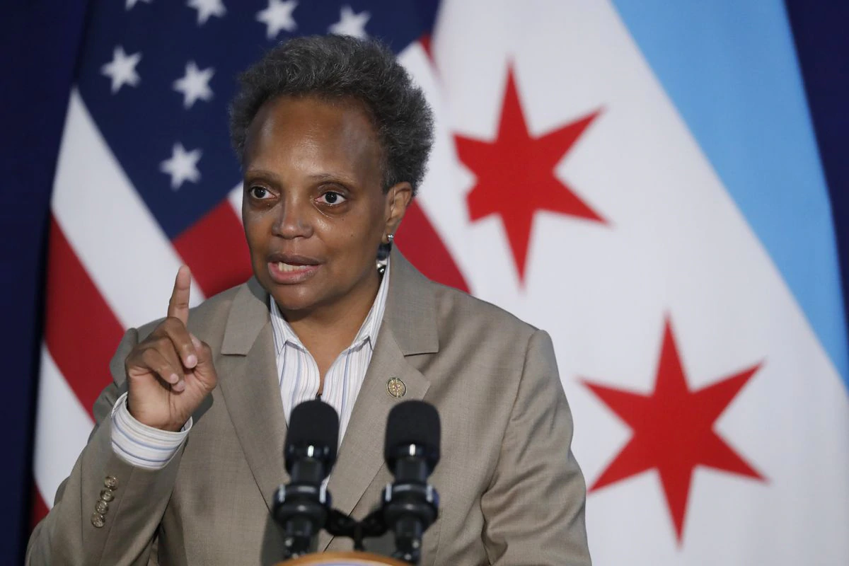 Out-of-town protesters arrested near Chicago Mayor Lori
Lightfoot’s home where protesting has been effectively
banned 1 Out-of-town protesters arrested near Chicago Mayor Lori
Lightfoot’s home where protesting has been effectively
banned 1