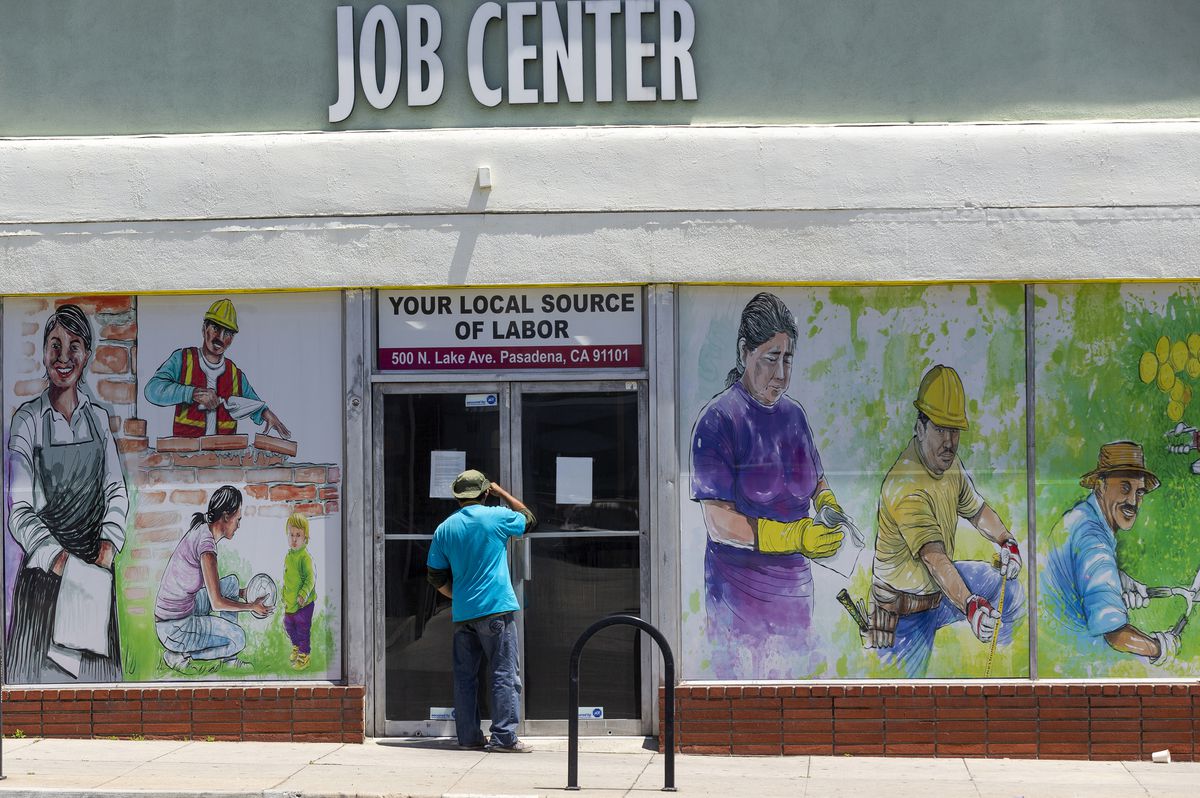 U.S. jobless claims jump back above 1 million in face of
coronavirus 1 U.S. jobless claims jump back above 1 million in face of
coronavirus 1