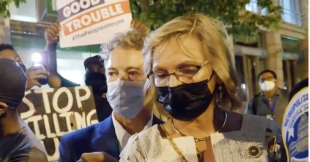 WATCH: Black Lives Matter Protesters Surround Rand Paul for
Several Minutes After RNC 1