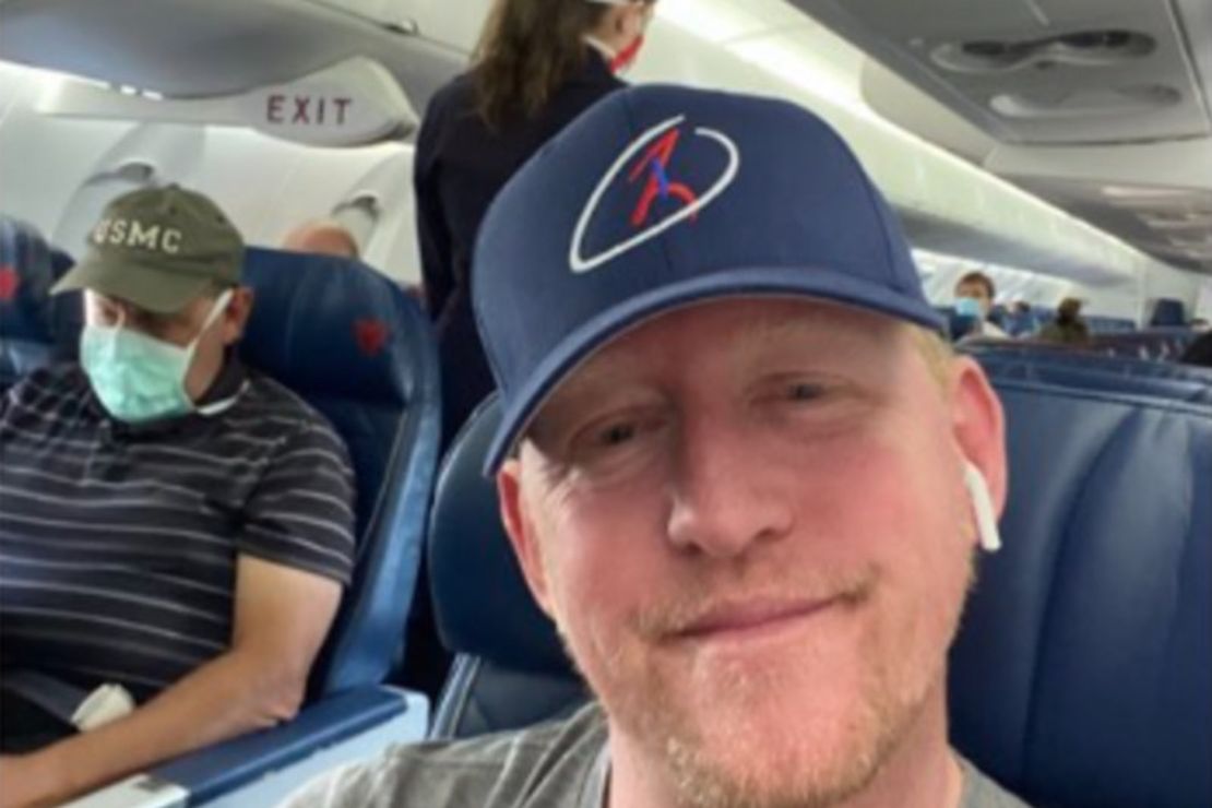 Delta Airlines Bans UBL Killer Rob O'Neill for 'Not
Sacrificing' by Wearing Mask While Eating Cheese Puffs 1
