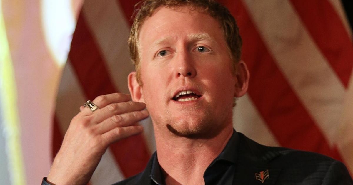 Navy SEAL Who Killed Bin Laden Used 8 Words To Utterly
Destroy Rioters Ruining America 1