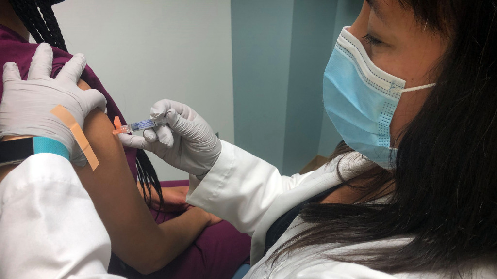Amid coronavirus pandemic, California health professionals
brace for flu season 1