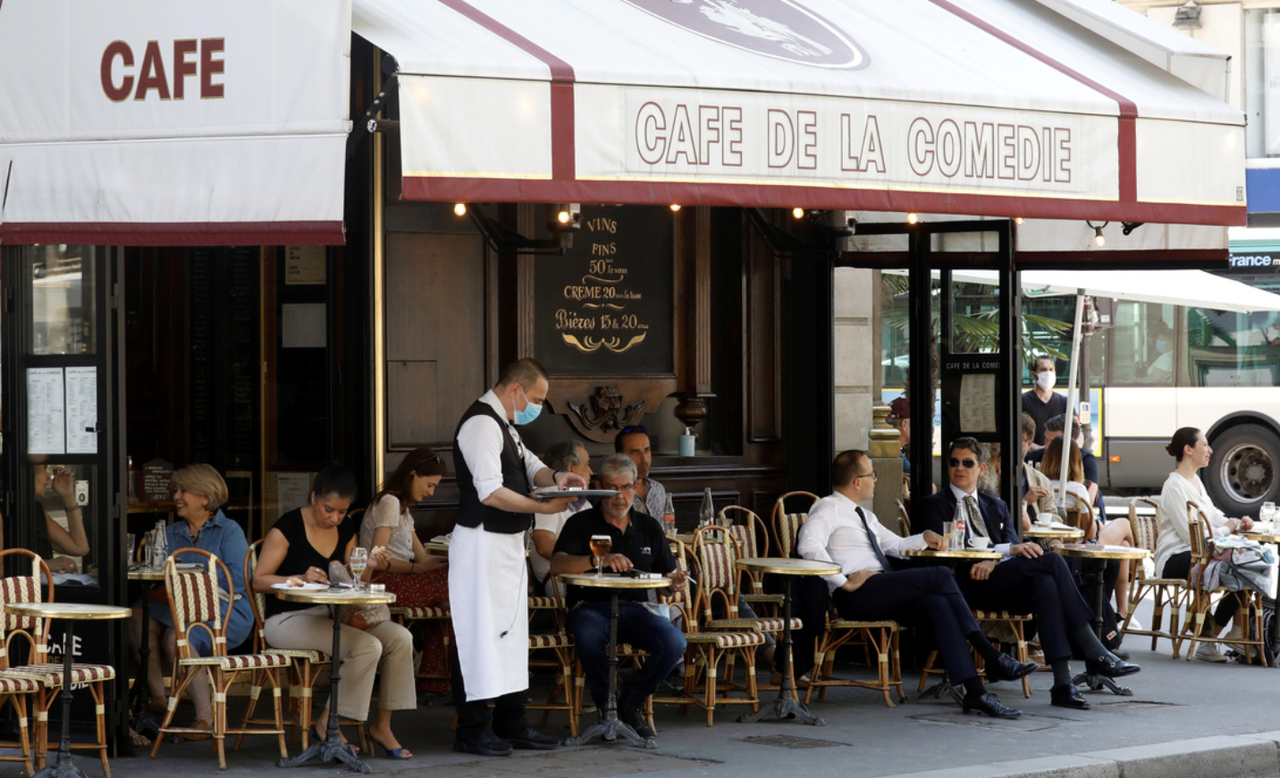 French Waiter Stabbed After Asking Drunken Customer To
Please Put On A Mask 1