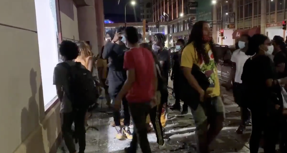 "Any Excuse To Riot" - Minneapolis Descends Into Chaos Over
Police Shooting "Fake News" 1