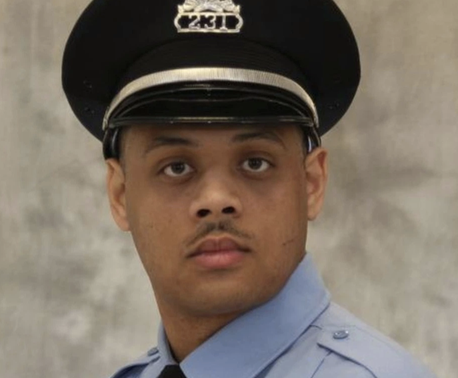St. Louis Police Officer Killed During Standoff As City's
'Summer Surge' In Deadly Violence Worsens 1
