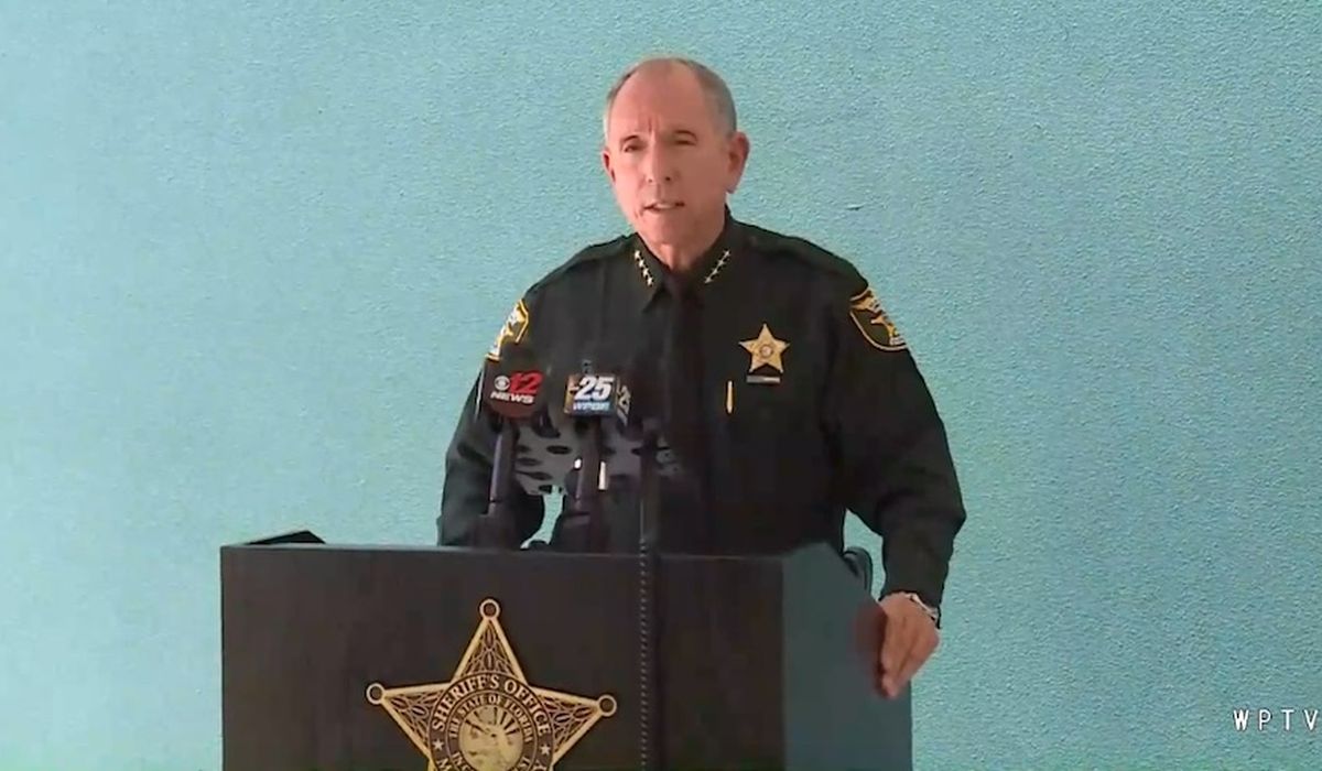 Florida mother killed in front of 6 children during
10-year-old's virtual class, sheriff says 1