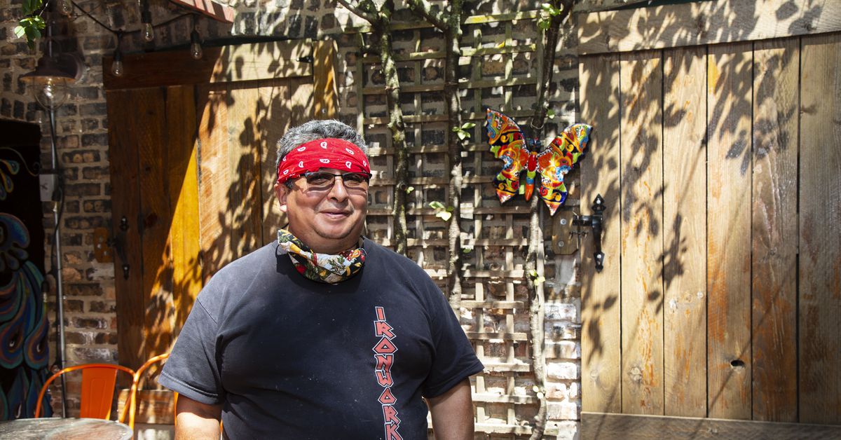Claudio Velez, Chicago’s beloved ‘Tamale Guy,’ in intensive
care with COVID-19 1
