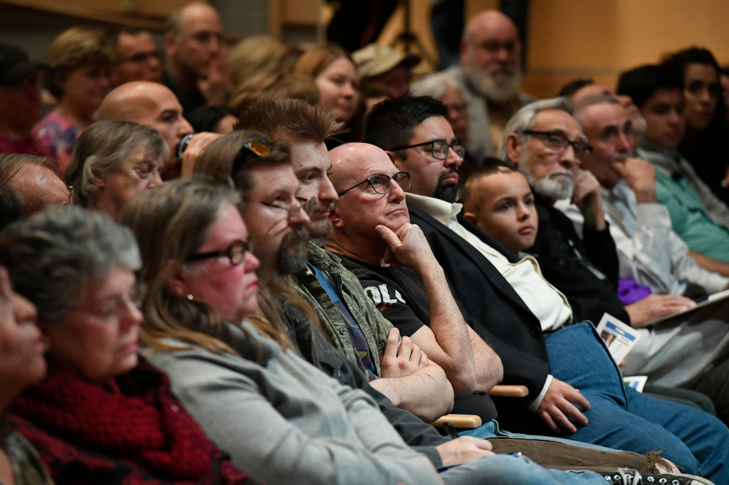 Patty Limerick: Clearing the air of respiratory
protest 1