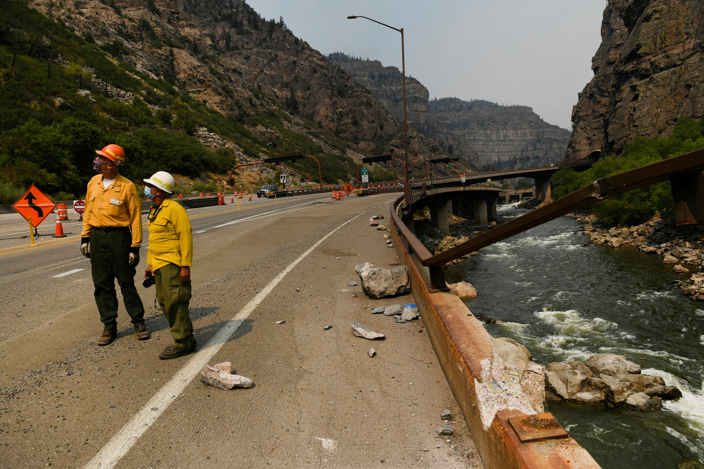 I-70 reopens through Glenwood Canyon after unprecedented
2-week Grizzly Creek fire closure 1