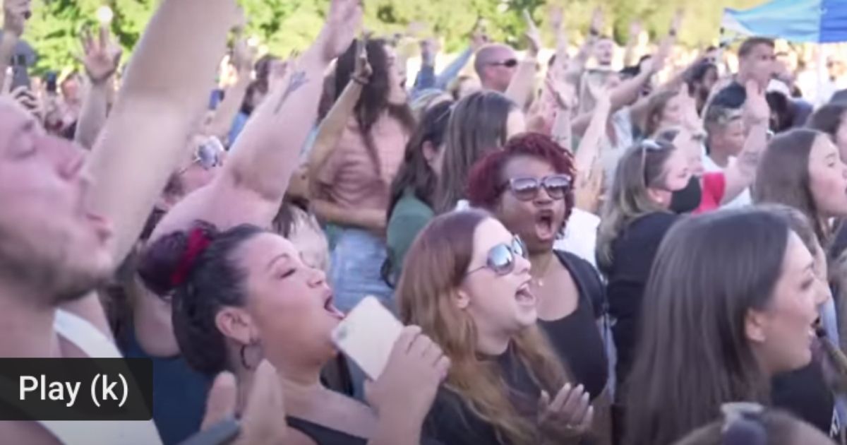 Hundreds Show Up for ‘Let Us Worship’ Rally in City Ravaged
By Riots; Agitators Try To Intervene 1