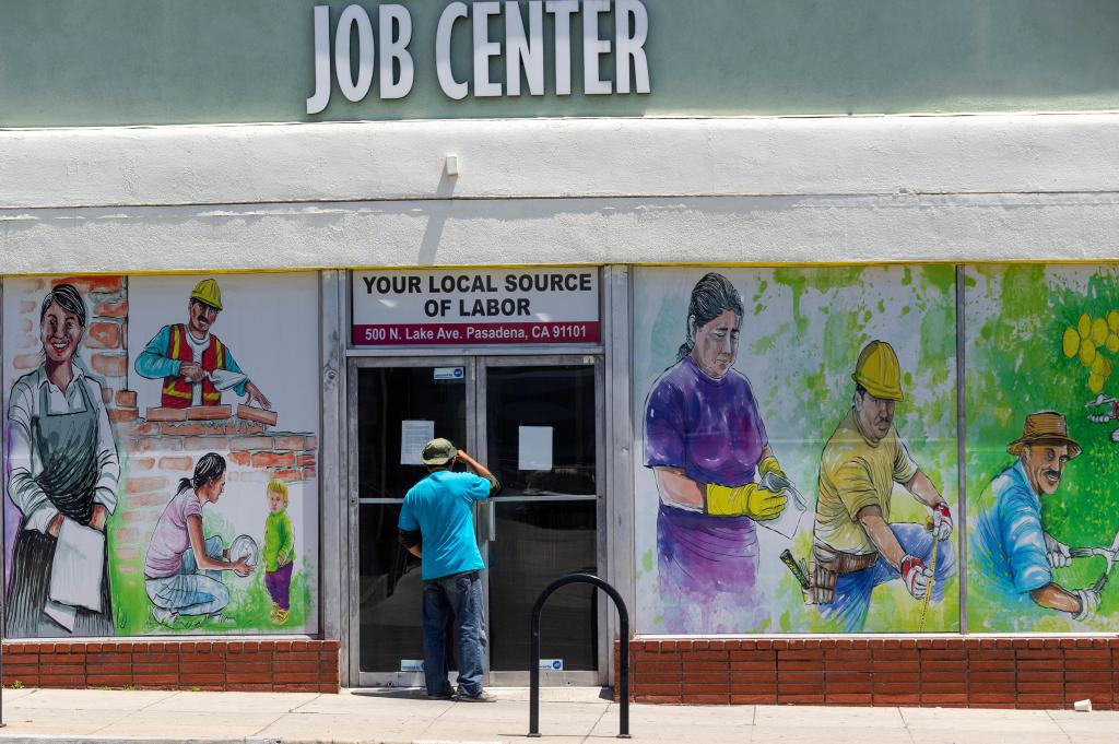 U.S. jobless claims jump back above 1 million in face of
coronavirus 1