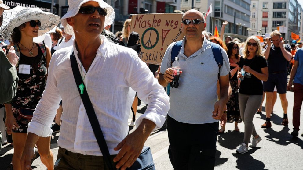 Thousands protest in Berlin against coronavirus
restrictions 1