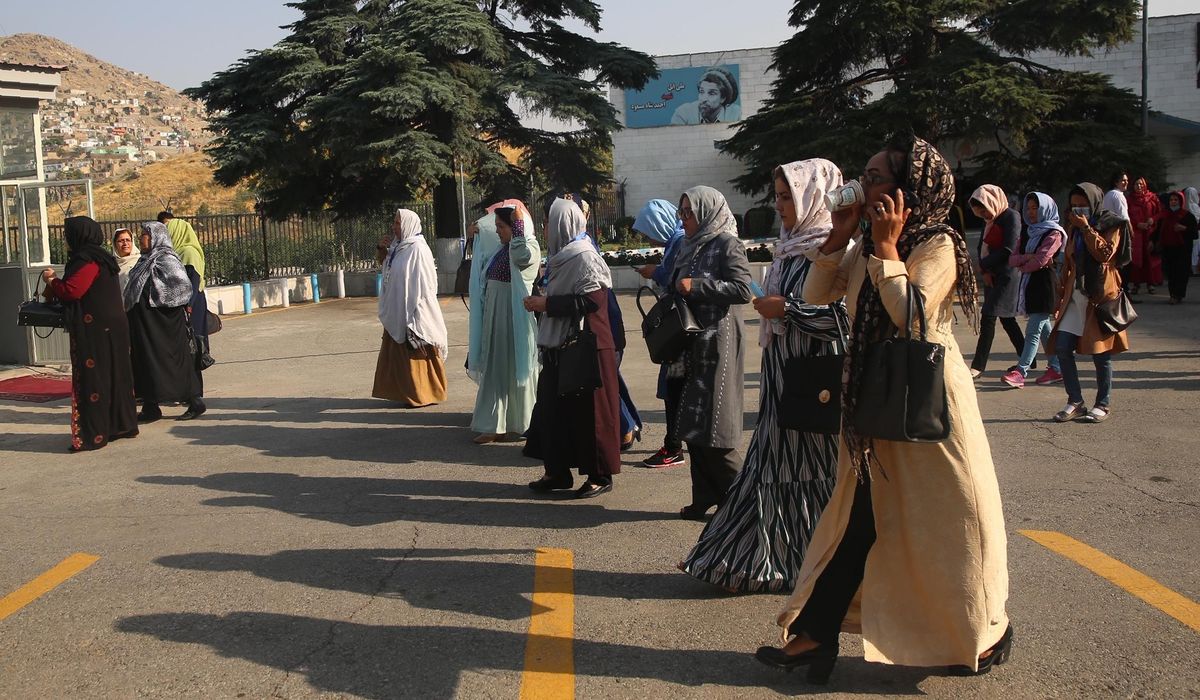 Kabul to open traditional council on release of 400
Taliban 1