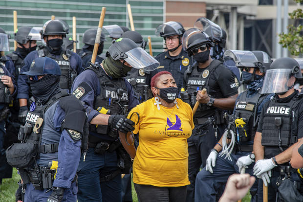Breonna Taylor protest leads to 64 arrests near Churchill
Downs 1