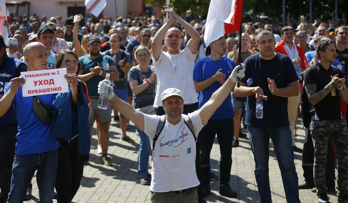 Belarusian ambassador resigns after supporting
protesters 1