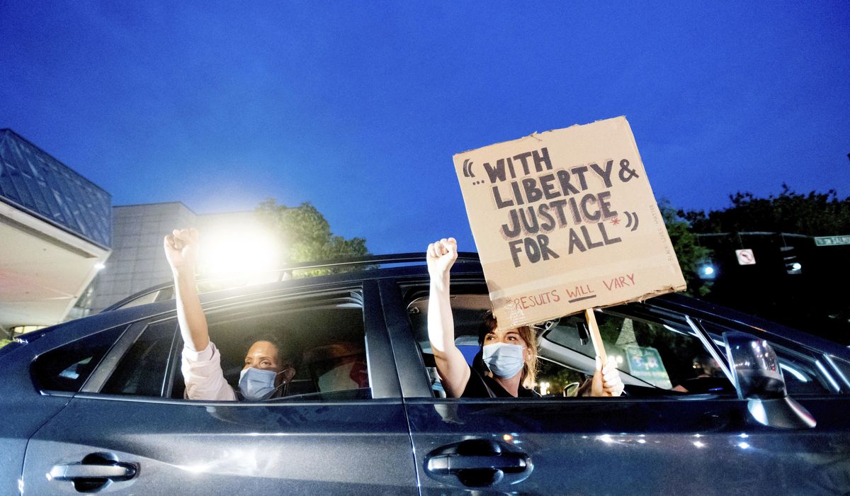 'Re-centering': Portland protests begin peacefully 1