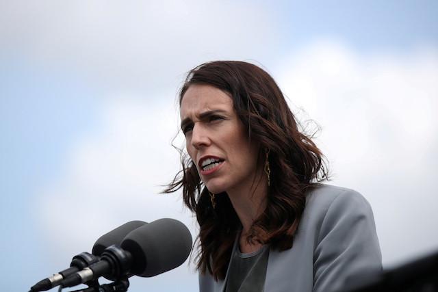 Violators Of New Zealand's New Mask Law Face Up To $700
Fine 1