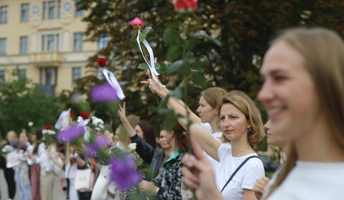 Belarus' prosecutors open probe against opposition
activists 1