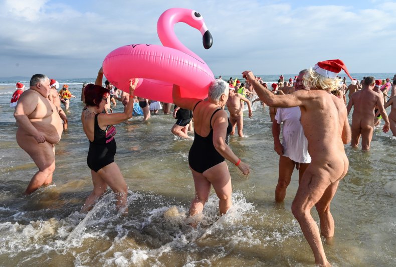 Over 100 Nudists Infected With Coronavirus After Outbreak at
Naturist Resort 1