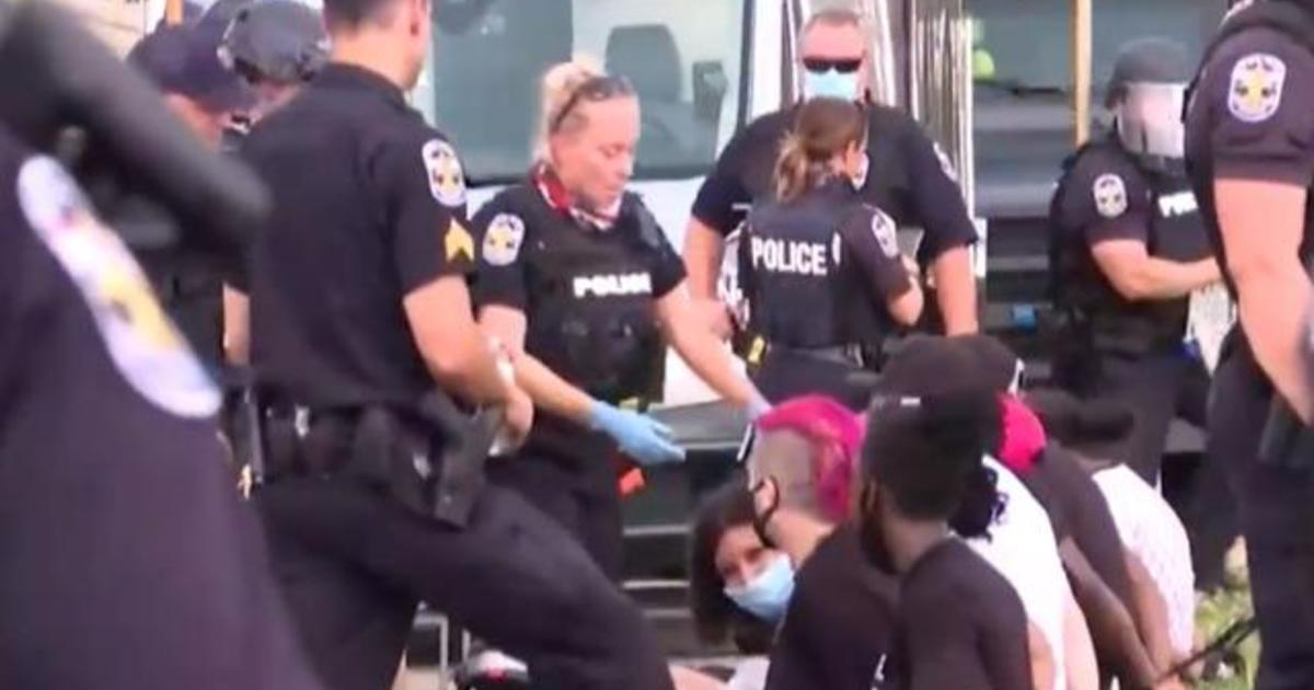 Dozens of people arrested amid Louisville Breonna Taylor
protests 1