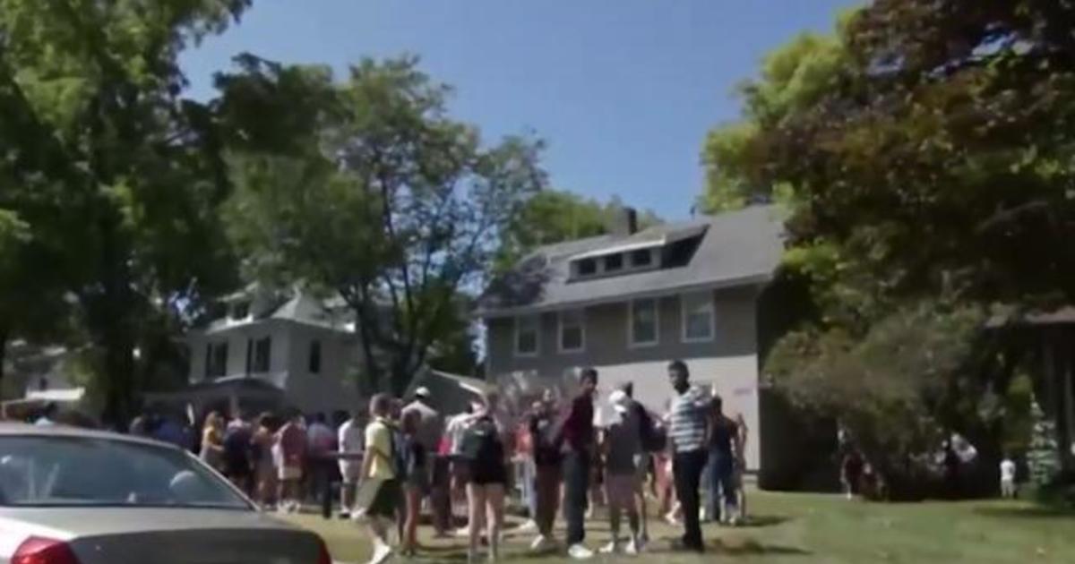 More than 1,000 reported COVID-19 cases at colleges in the
U.S. 1