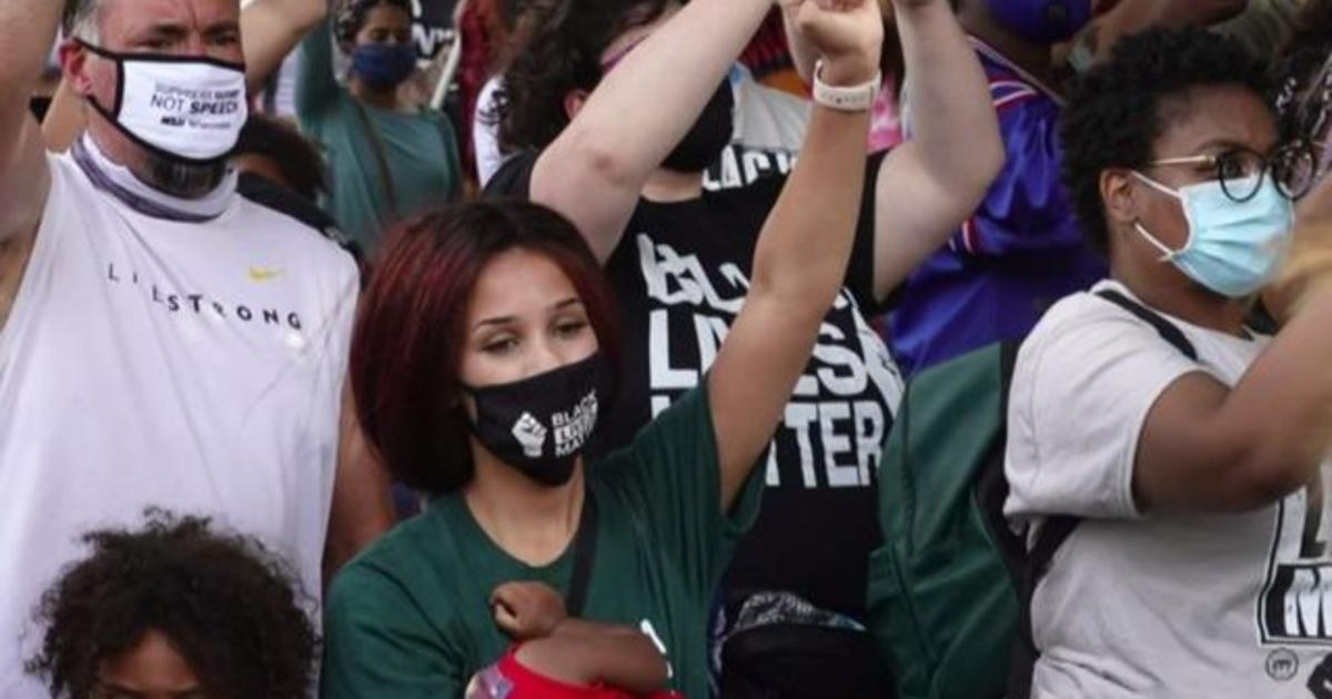 Trump and Biden spar over response to protests 1