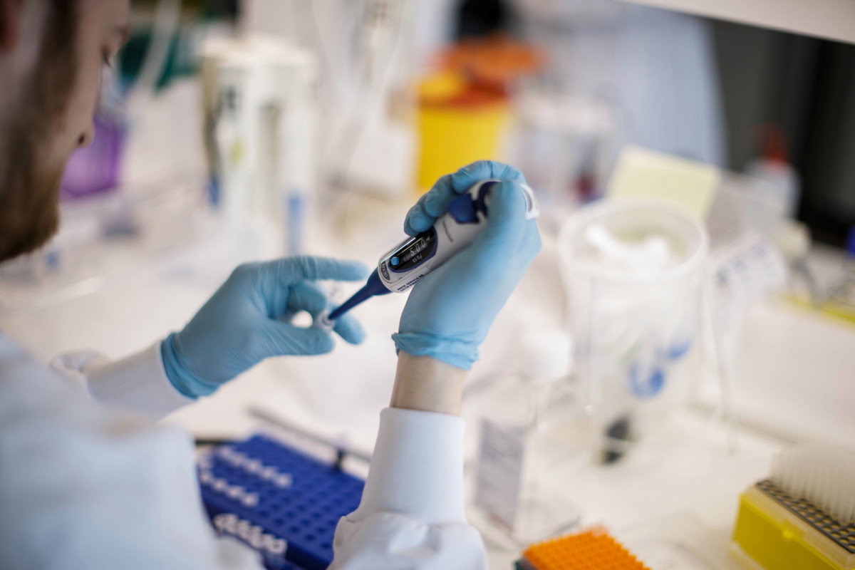 CDC now claims people without COVID-19 symptoms may not need
a test 1