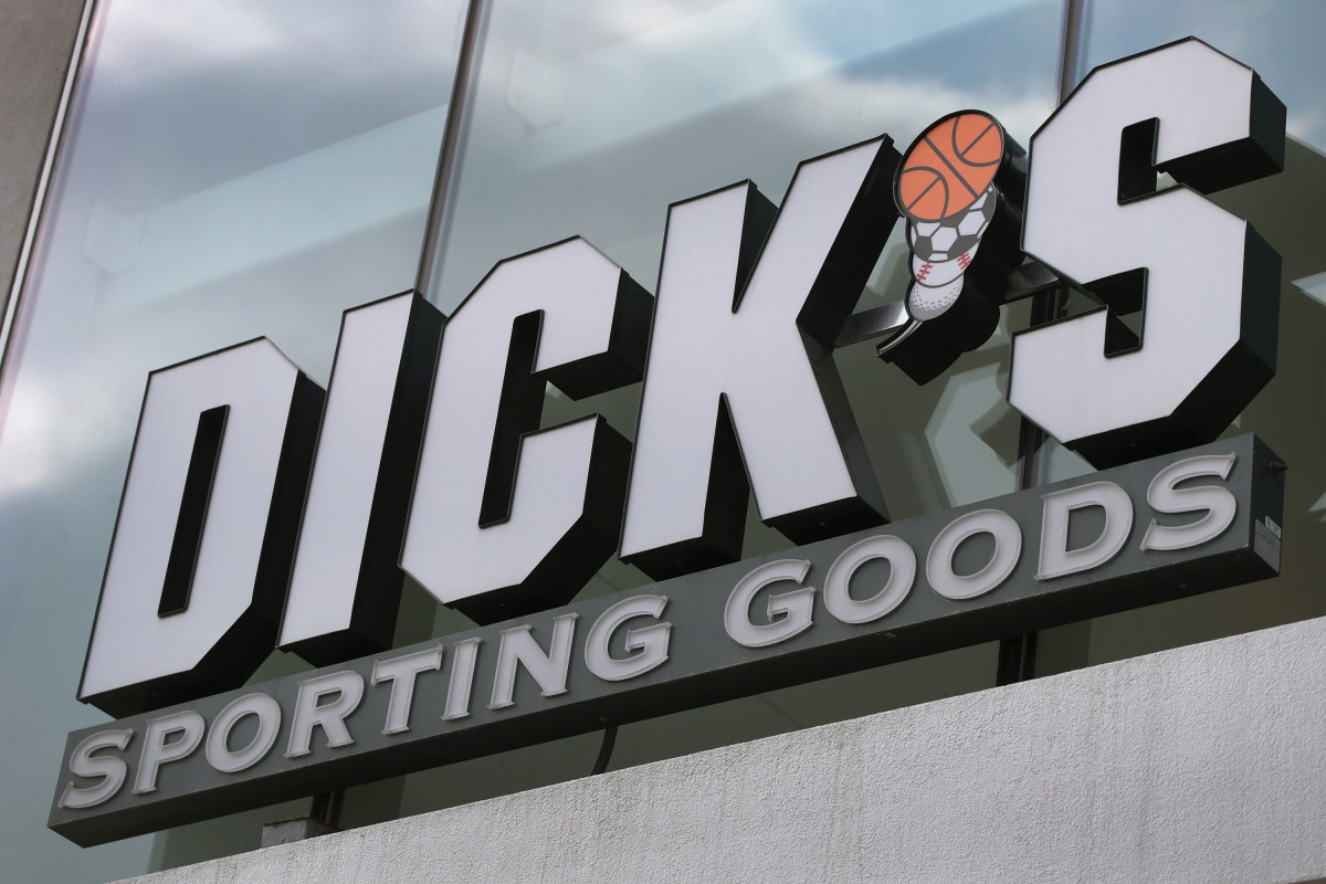 Dick’s sales jump more than 20 percent on COVID-19 fitness
craze 1
