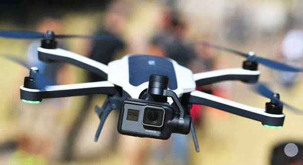 Melbourne authorities to use drones to catch people not
wearing masks 1